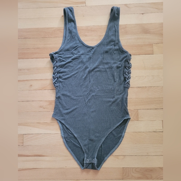 American Eagle Bodysuit - Picture 1 of 5
